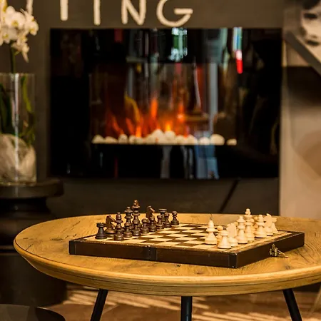 Ibis Stare Hotell 2*