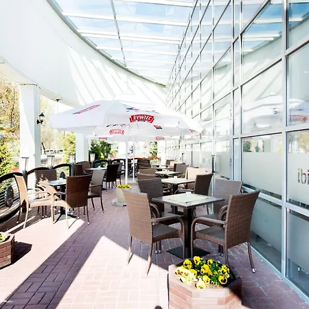 Ibis Stare Hotell 2*