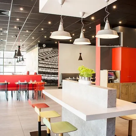 Hotel Ibis Stare 2*