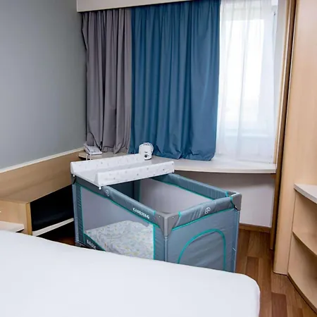 Ibis Stare Hotel 2*
