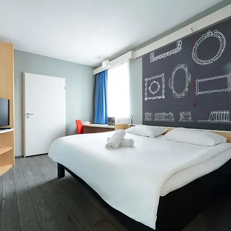 Ibis Stare Hotel 2*