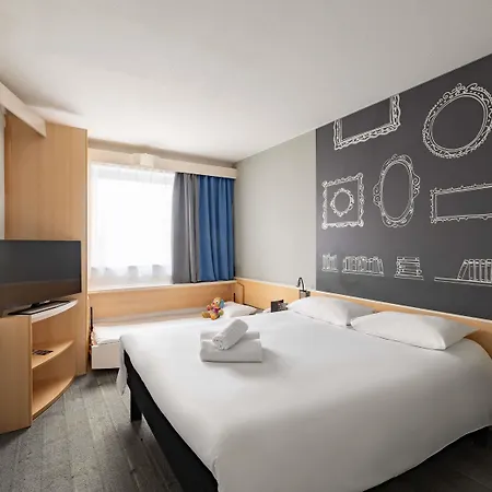Hotel Ibis Stare 2*
